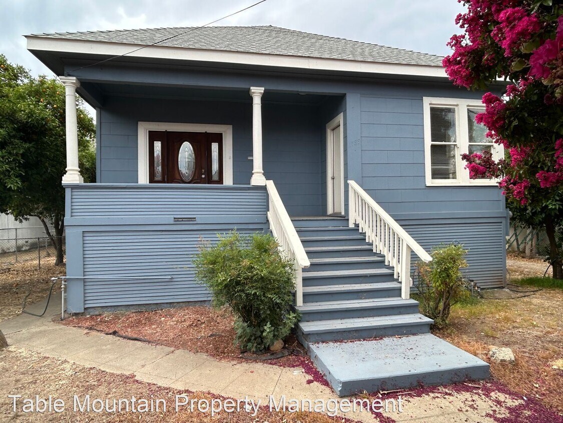 Foto principal - 3 br, 2 bath House - 1189 High St