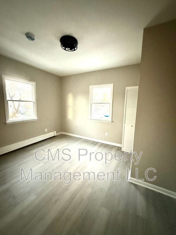 Building Photo - 378 Grand St