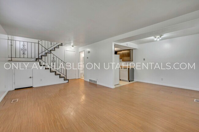 Building Photo - 234 W Foxbridge Dr