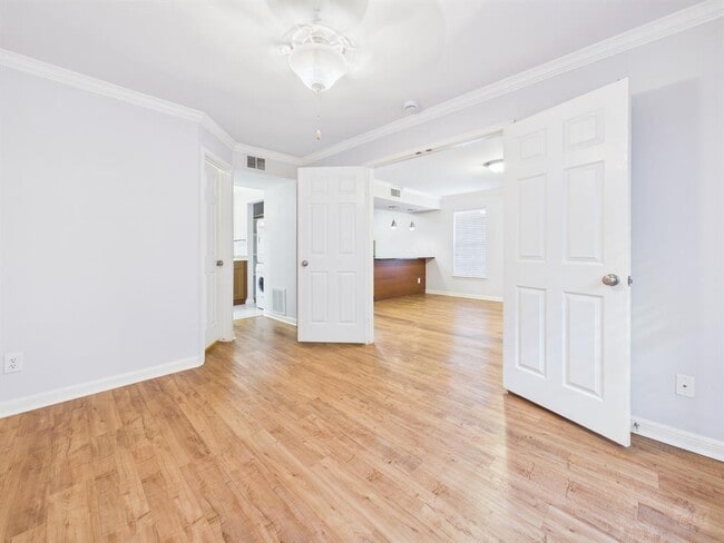Building Photo - 7685 Northcross Dr