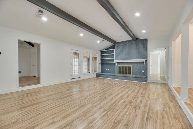 Building Photo - Spacious updated East Dallas home with open layout, flex suite, and easy access to White Rock Lake