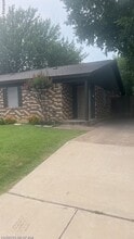 Building Photo - 206 S 4th Ave