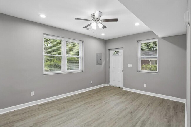 Foto del edificio - 2893 White Oak Dr