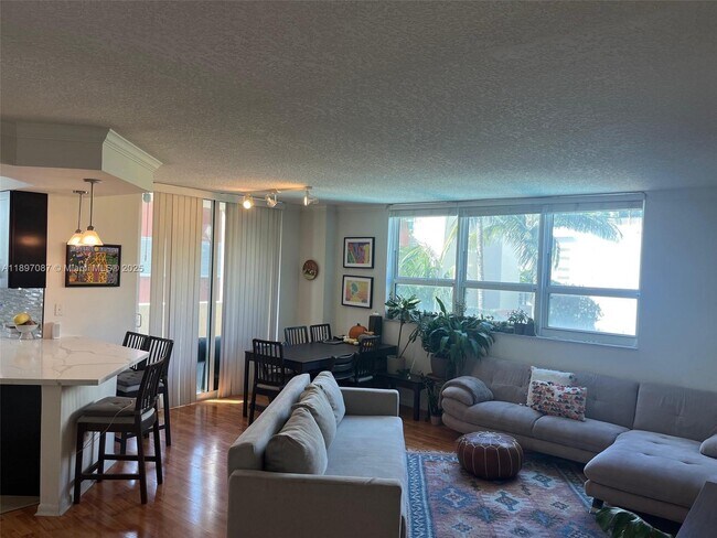 Foto del edificio - 2000 N Bayshore Dr