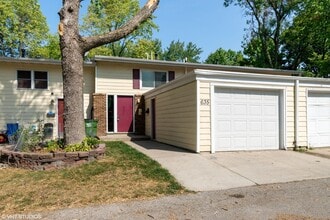 Building Photo - 635 Meadow Pl