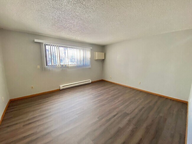 Building Photo - 2917