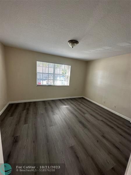 Building Photo - 401 SW 86th Ave
