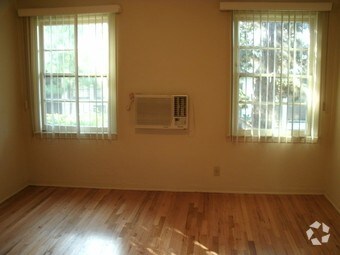 Primary Photo - 10165 Silverton Ave
