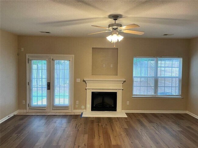 Foto del edificio - 5092 Windsor Forrest Ln