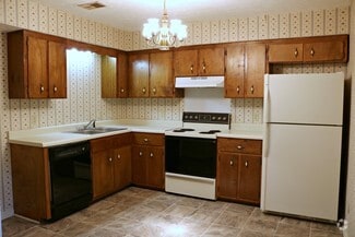 Building Photo - 325 S Boyers Ave