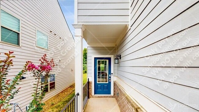 Foto del edificio - 4 br, 2.5 bath House - 3950 Lake Manor Way