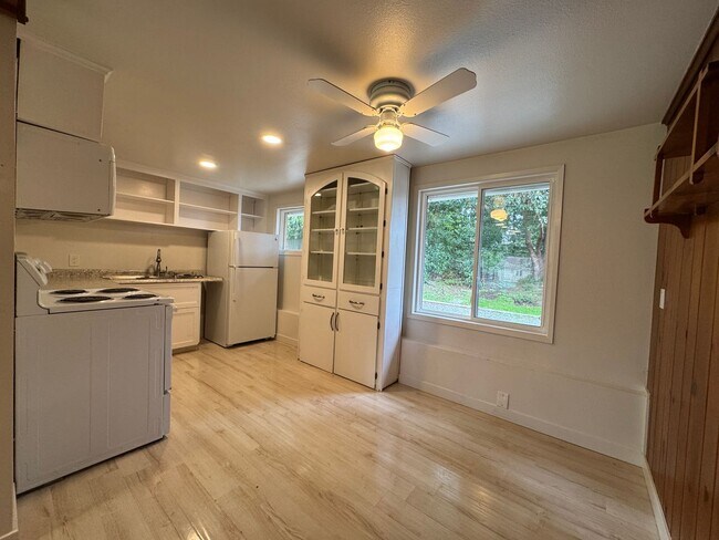 Foto del edificio - 3Bd/1Ba Mountlake Terrace House