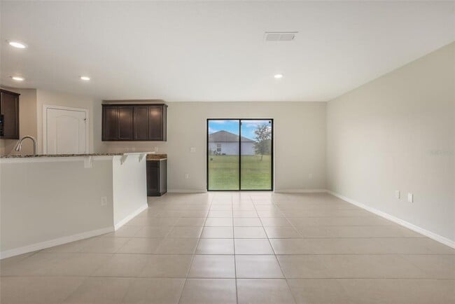 Foto del edificio - 1172 Moyle Way
