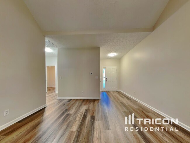 Foto del edificio - 140 Carl Barrett Dr