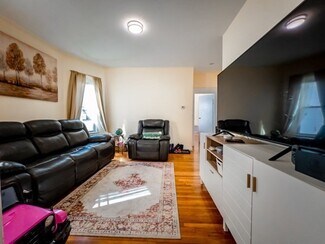 Building Photo - 18 Egleston St
