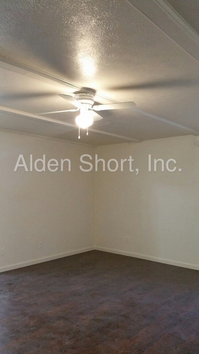 Building Photo - 1518 McDonald Dr