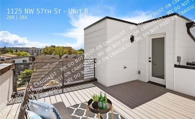 Building Photo - Ballard 2bed 2bath Townhouse w Rooftop Dec...
