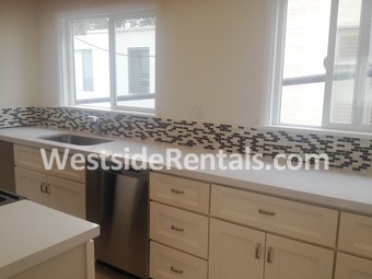 Foto principal - 1121 N Sweetzer Ave