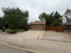 Building Photo - 2718 Garden Dr