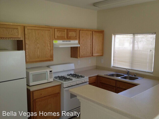 Building Photo - 2 br, 2.5 bath House - 5433 Jackpot Winner...