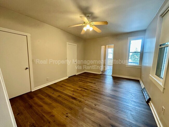 Foto del edificio - 126 Earl St