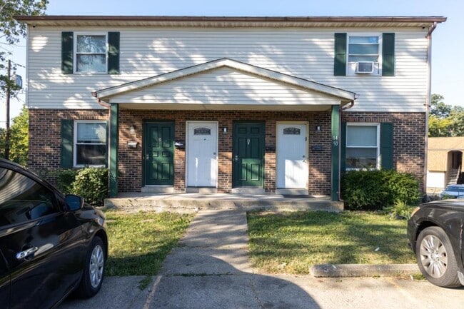 Building Photo - 1450 Villa Ct