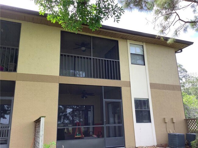 Foto del edificio - 10125 Sailwinds Blvd N