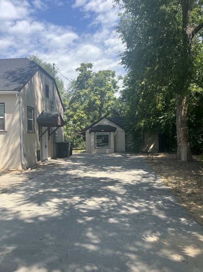 Building Photo - 275 E 200 S