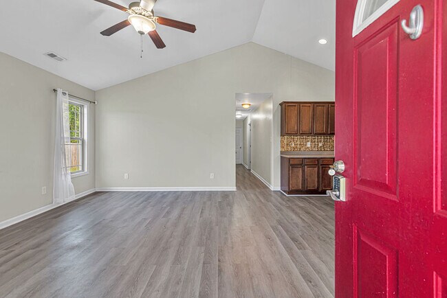 Building Photo - 283 Richlands Loop Rd