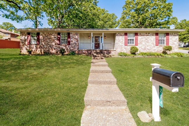 Building Photo - 204 Corkwood Dr