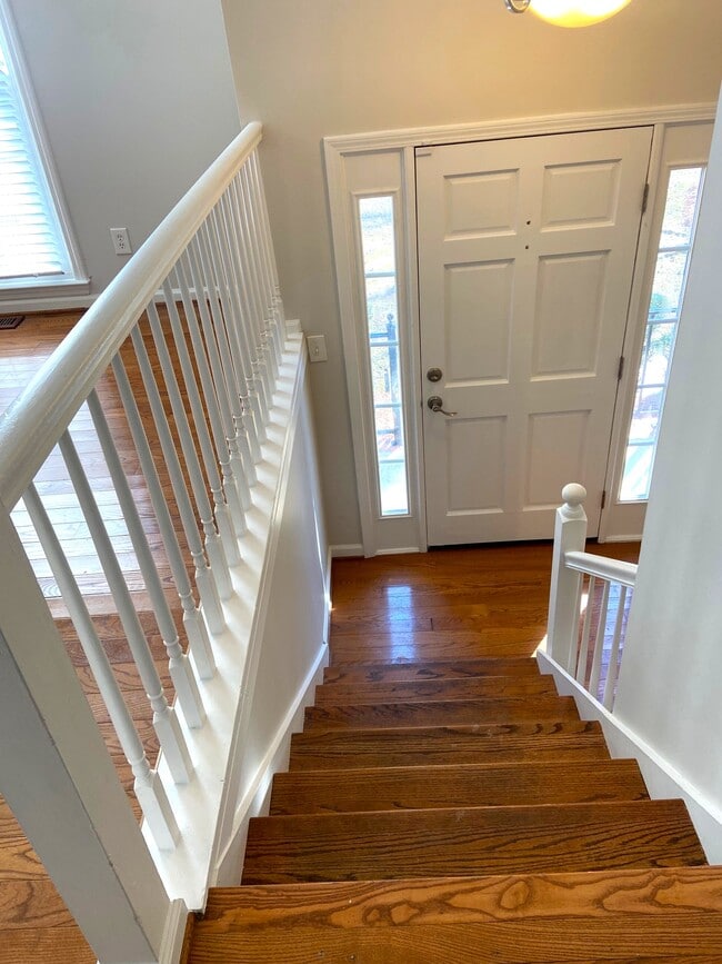 Building Photo - 336 Oak Leaf Cir