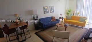 Foto del edificio - 2457 Collins Ave