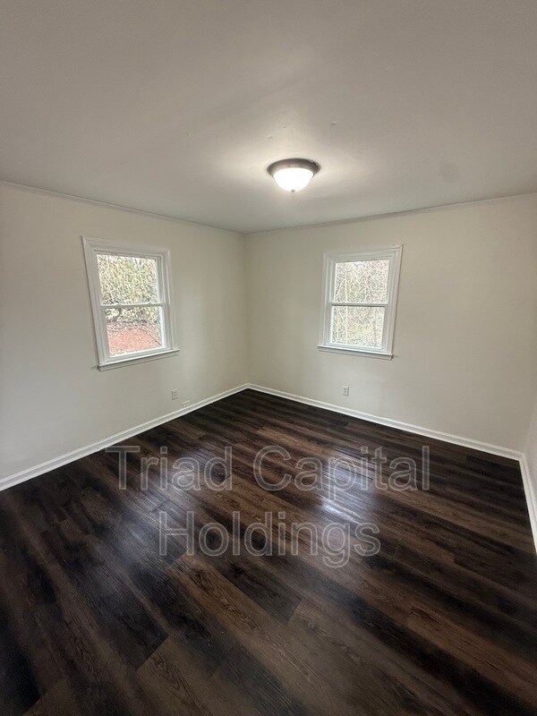 Building Photo - 1206 Gholson Ave S East