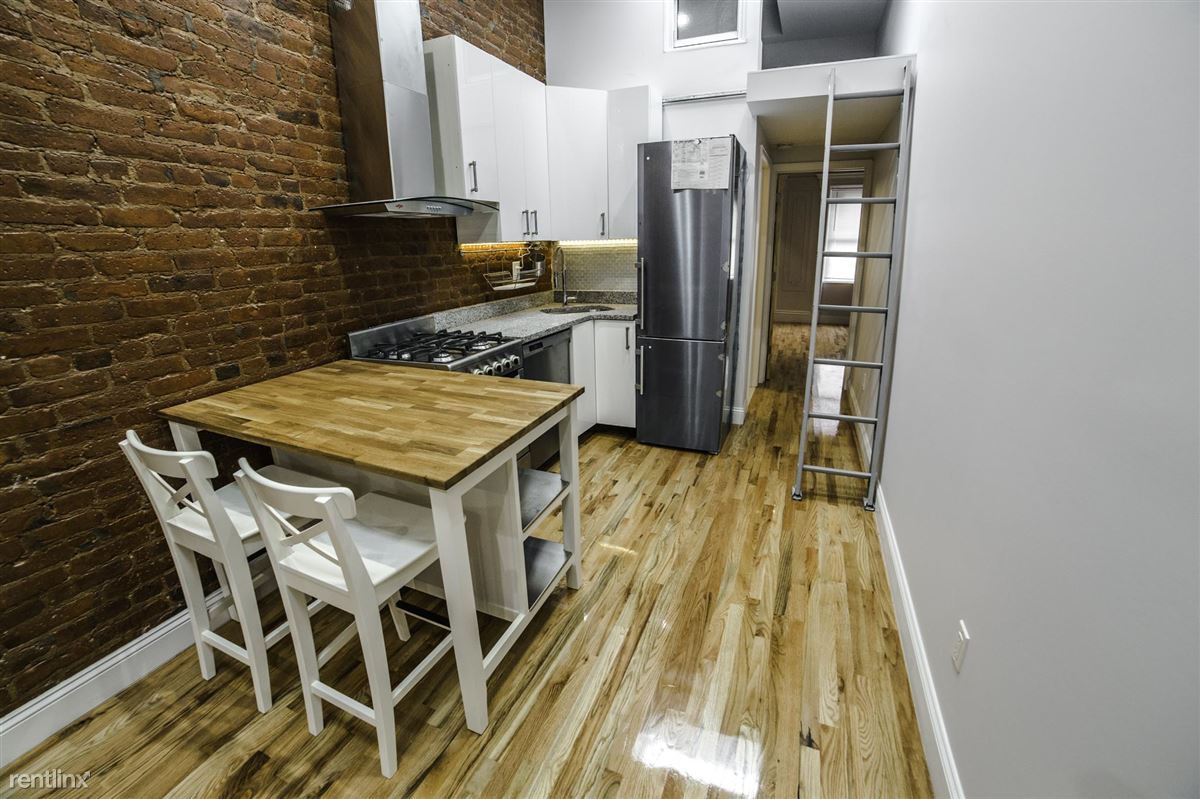 Primary Photo - 245 Kingsland Ave