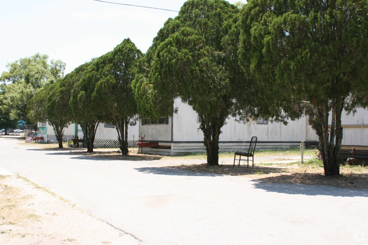 Primary Photo - Blue Heron Pointe