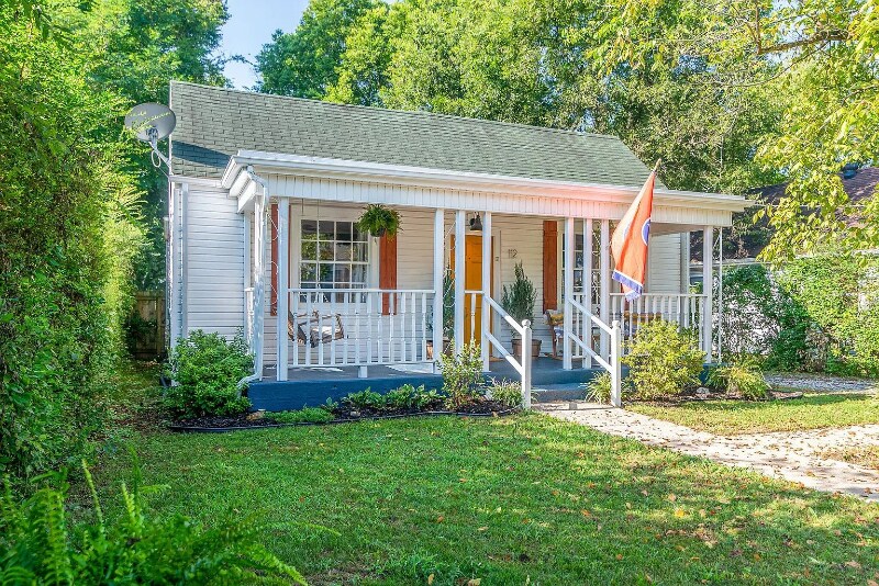 Primary Photo - 112 Dupont Ave
