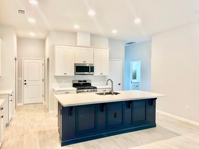 Building Photo - 8101 Tethys Ct