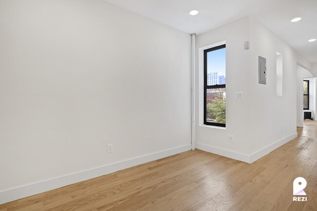 Building Photo - 169 E 105th St