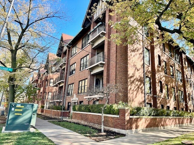 Foto principal - 1615 E Hyde Park Blvd