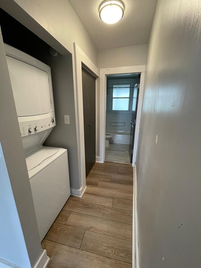 Foto del edificio - 1706 Realty Ave