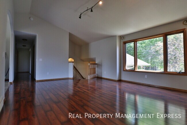 Foto del edificio - Stunning 5 Bedroom 3 Bath Home in South East Sioux Falls