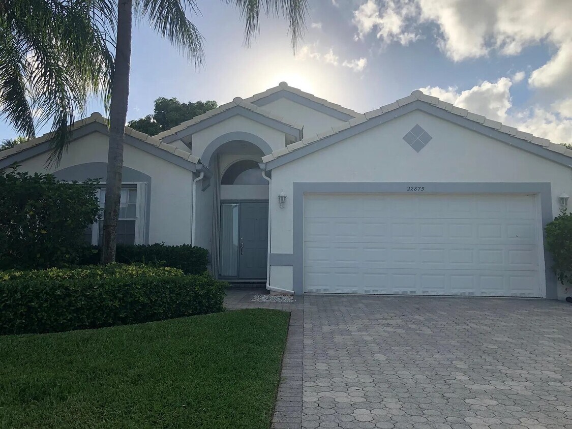 Foto principal - 22875 Barrister Dr