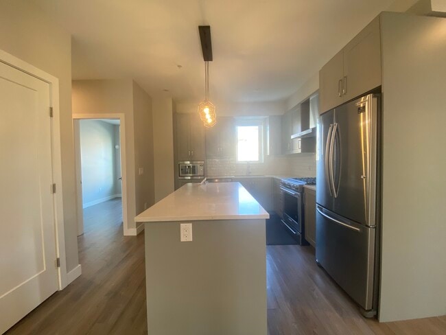 Building Photo - 15436 31 Av