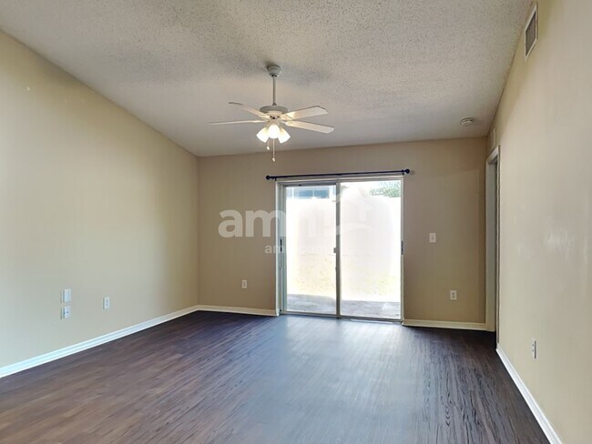 Building Photo - 3144 Summer House Dr