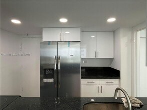 Building Photo - 7545 E Treasure Dr