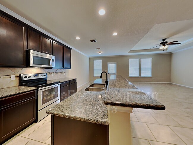 Foto del edificio - 2946 Sawmill Ln