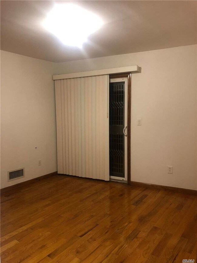 Building Photo - 46-28-46161 161 St
