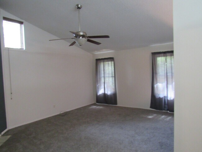 Foto del edificio - Contact Peggy  501 676 1758 or Heather 501...