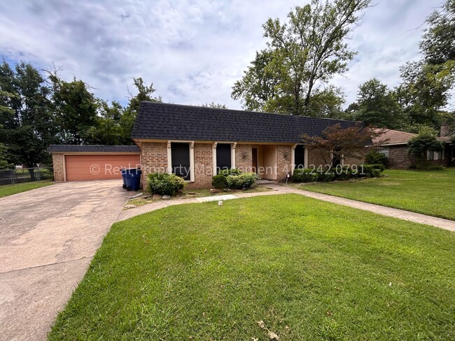 Building Photo - Price Improvement!! Huge and Unique 4 Bed ...