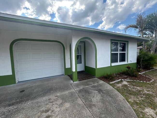 Building Photo - 1228 SE 24th Ave